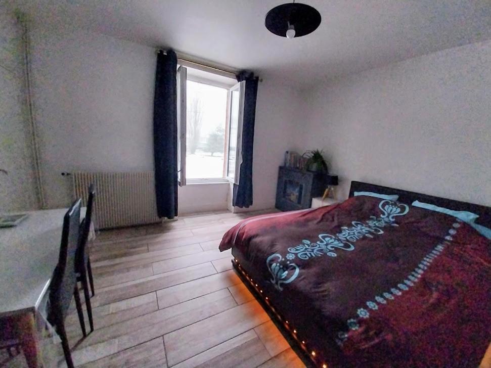Au Pays D'Angeline Hotel La Pacaudière Værelse billede