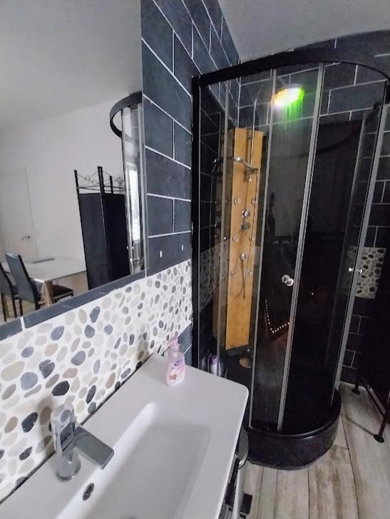 Au Pays D'Angeline Hotel La Pacaudière Værelse billede