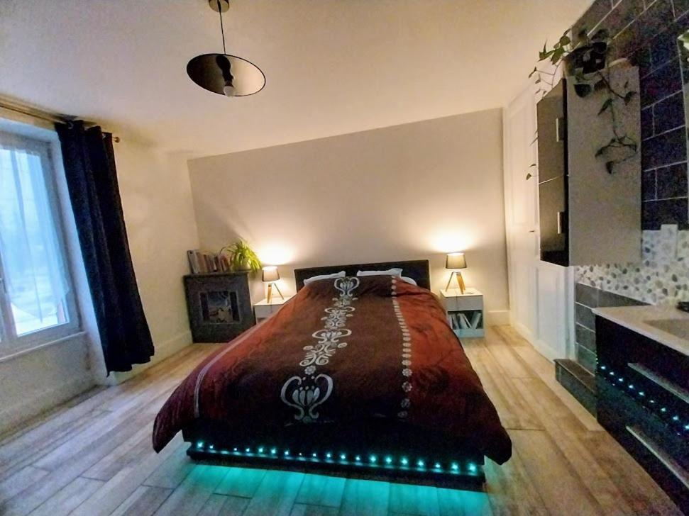 Au Pays D'Angeline Hotel La Pacaudière Værelse billede
